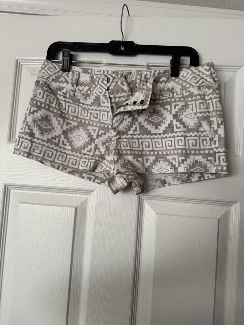Zumiez Aztec Print Shorts Size 7